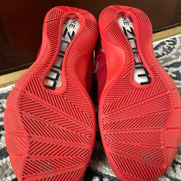 Basketball shoes - Picture 6 of 8